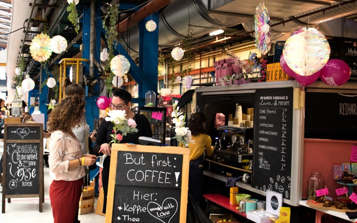 Yummie foodtrucks zoals deze van Holy Cow Yummie foodtrucks zoals deze van Holy Cow